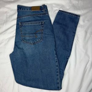 American Eagle Outfitters Mom Jeans